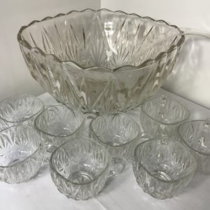Punch Bowl with 8 glass cups (Vintage)